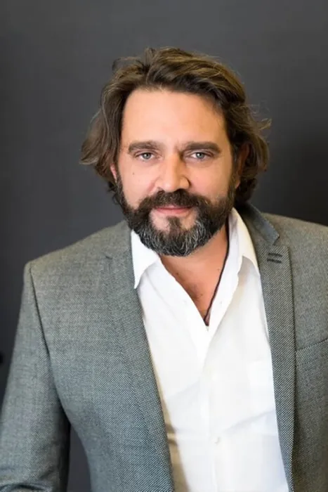Portrait of Charles Chapus, CEO and Co-Founder of Cover Dream